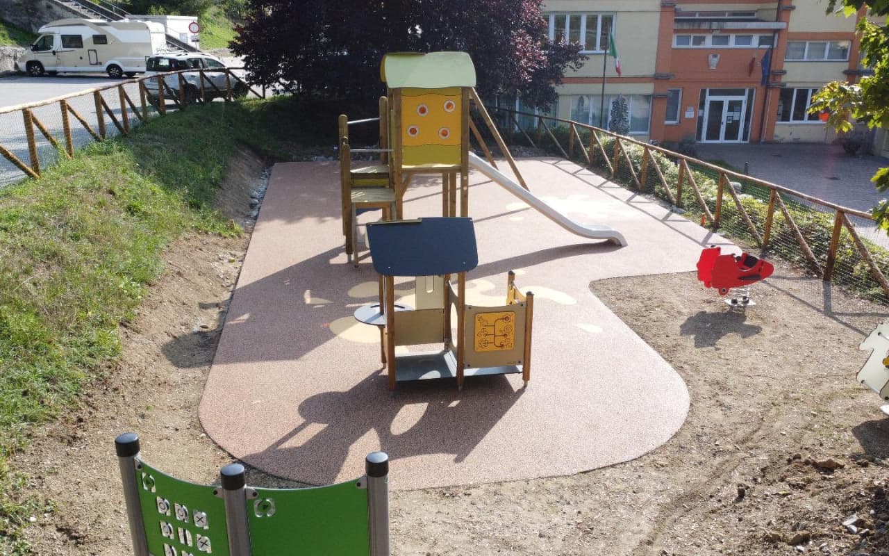 Parco giochi - Casola in Lunigiana - image 12