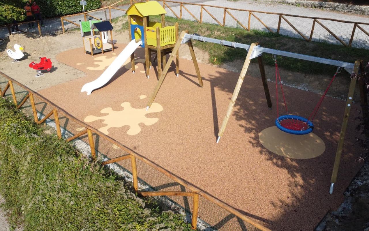 Parco giochi - Casola in Lunigiana - image 8