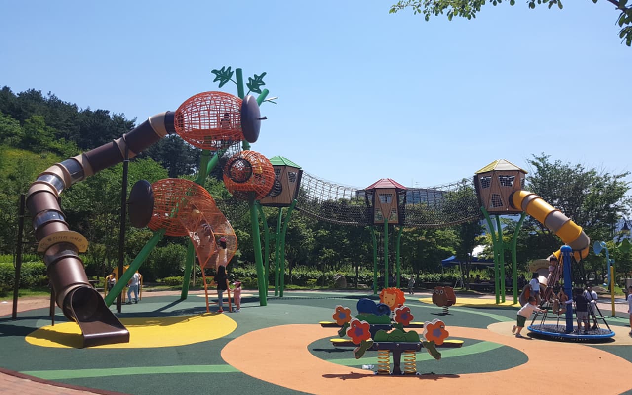 Acorn Village - Immagine 5