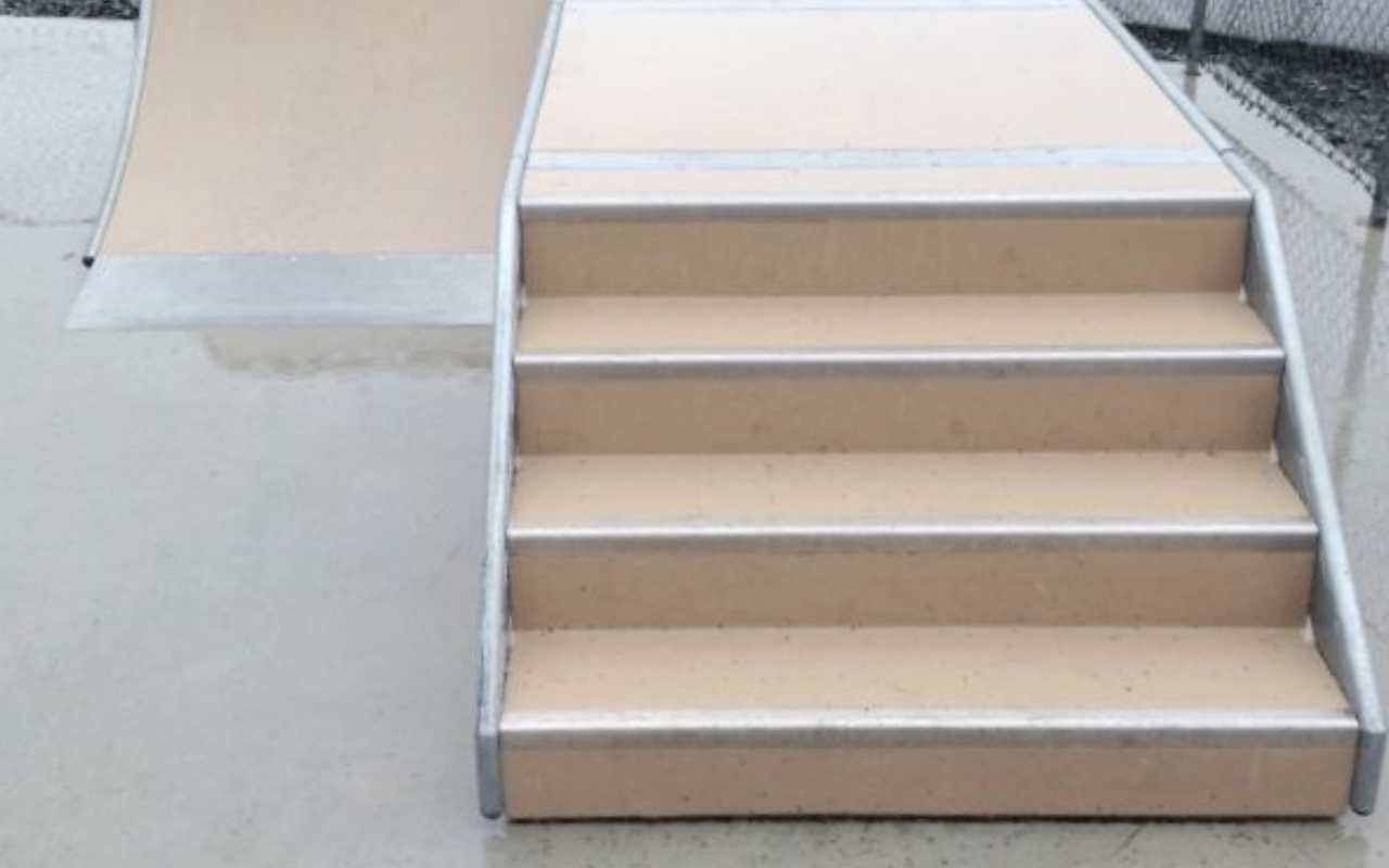 STAIRS - Zement Skatepark - Zement Skatepark
