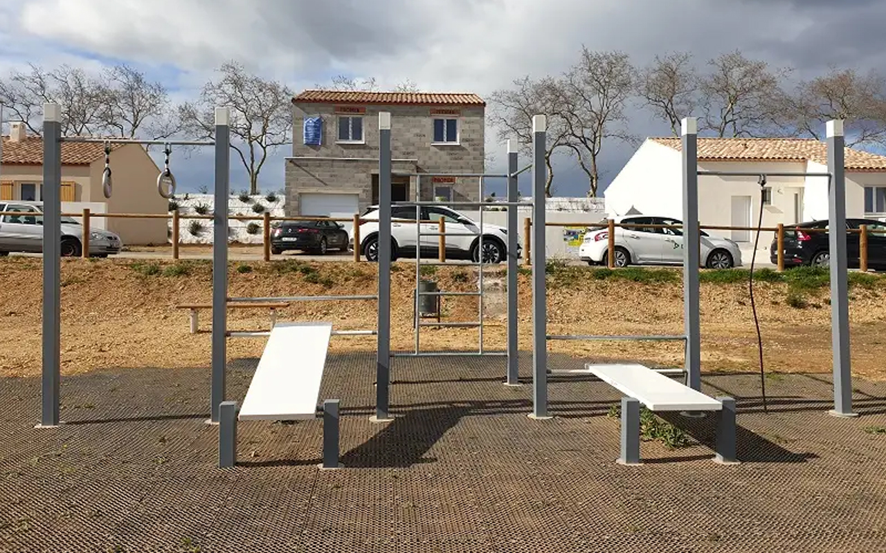 WALL - 3 PULL UP BARS - 2 BENCHES - ROPE E RINGS - Outdoor gym - Outdoor gym